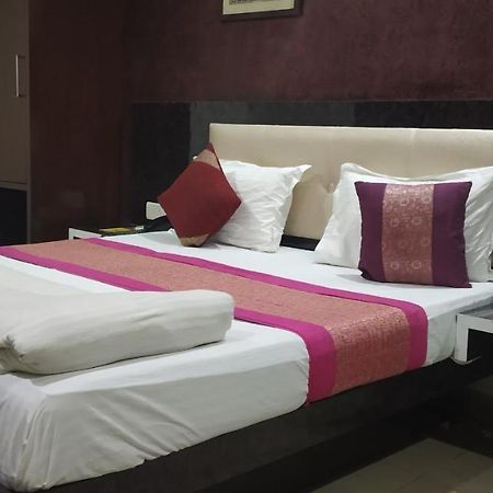 Adb Rooms Udhav Palace نيودلهي المظهر الخارجي الصورة