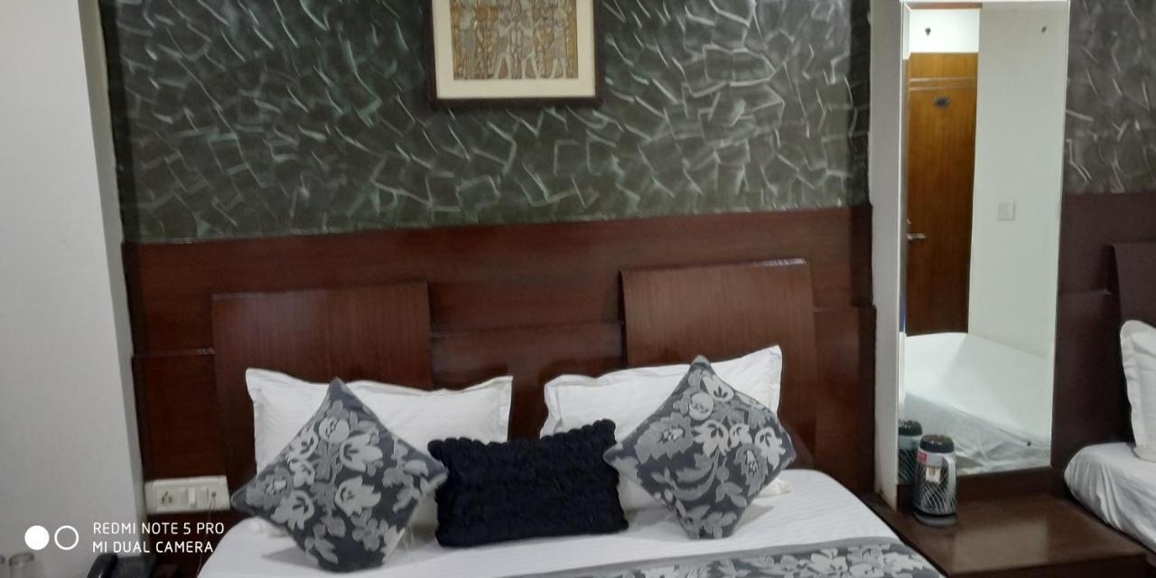 Adb Rooms Udhav Palace نيودلهي المظهر الخارجي الصورة