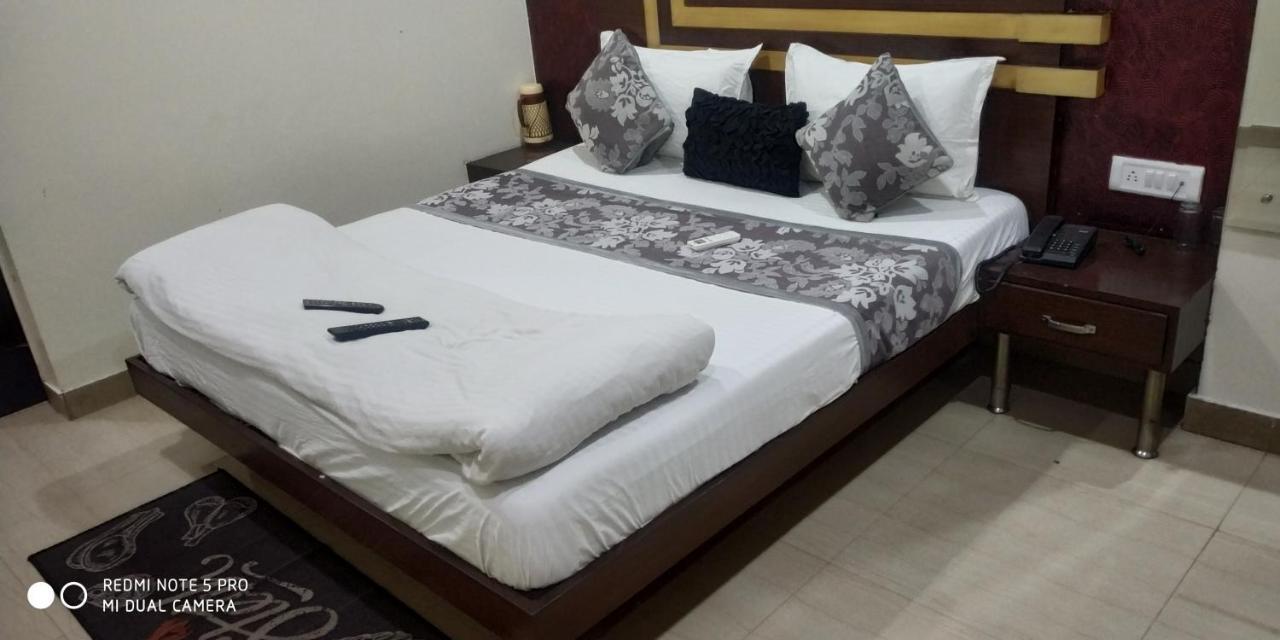 Adb Rooms Udhav Palace نيودلهي المظهر الخارجي الصورة