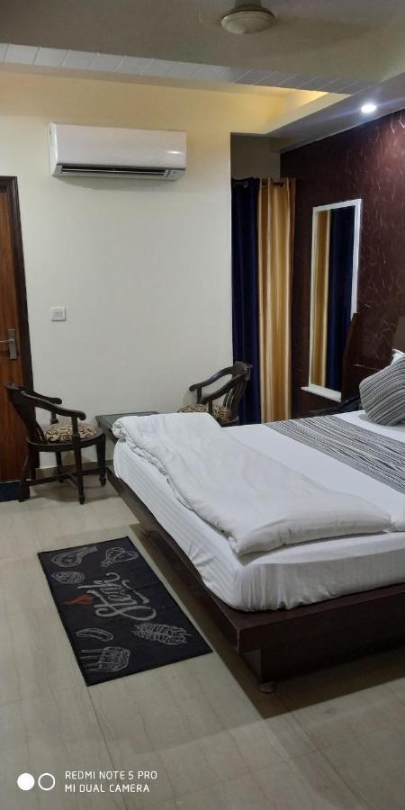 Adb Rooms Udhav Palace نيودلهي المظهر الخارجي الصورة