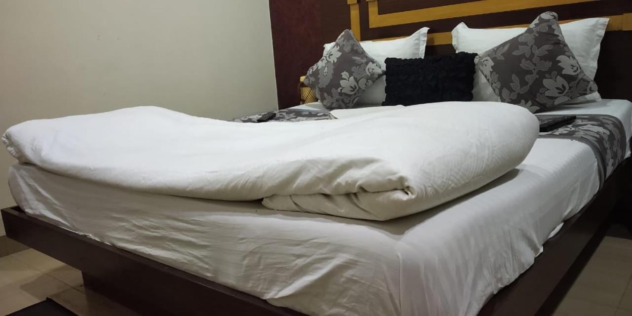 Adb Rooms Udhav Palace نيودلهي المظهر الخارجي الصورة