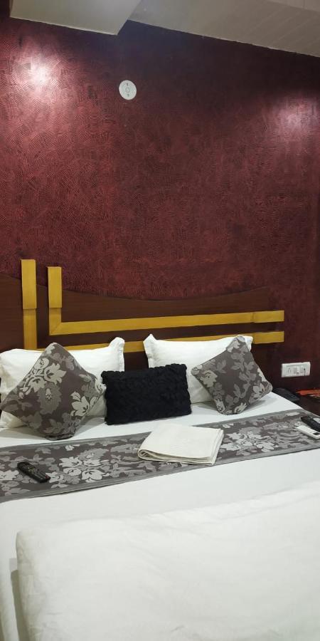 Adb Rooms Udhav Palace نيودلهي المظهر الخارجي الصورة