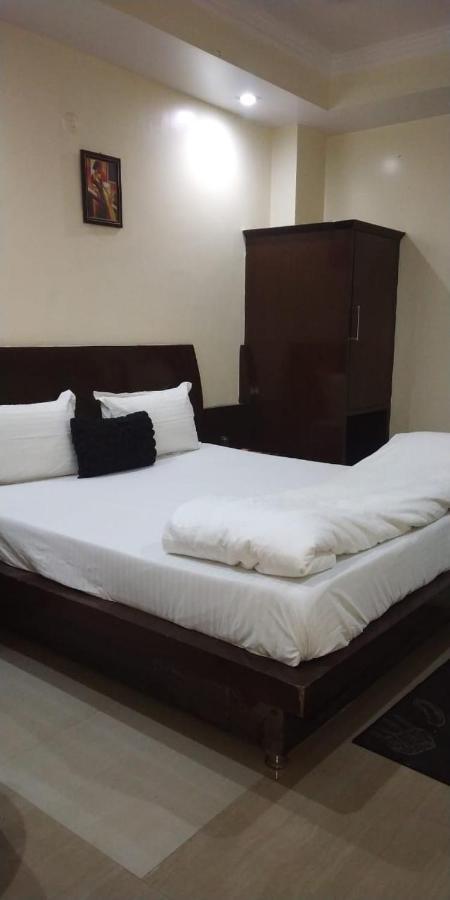 Adb Rooms Udhav Palace نيودلهي المظهر الخارجي الصورة