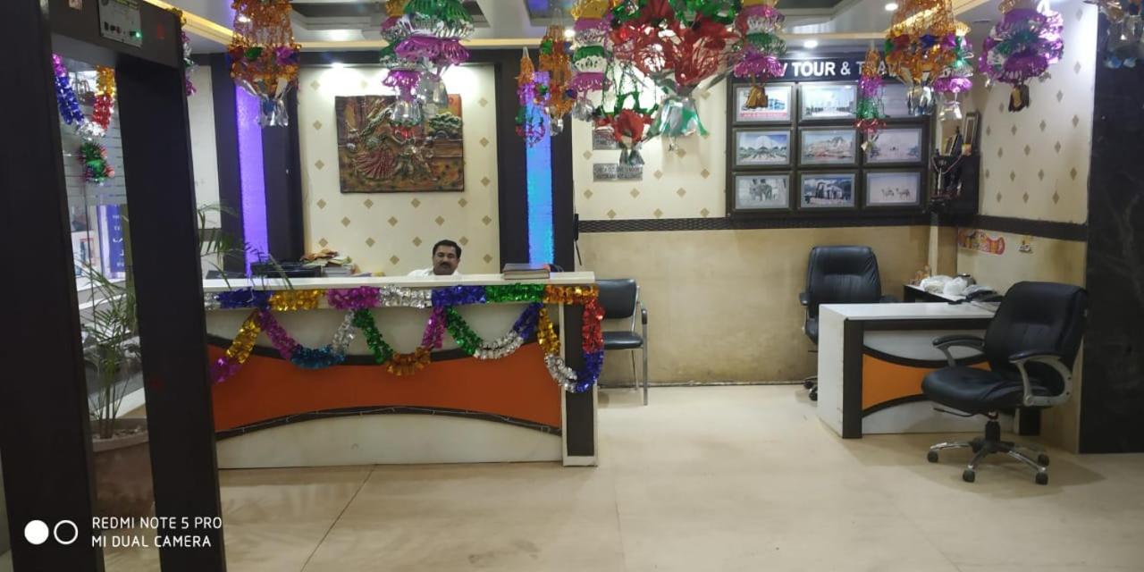Adb Rooms Udhav Palace نيودلهي المظهر الخارجي الصورة