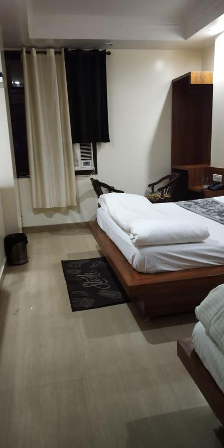 Adb Rooms Udhav Palace نيودلهي المظهر الخارجي الصورة