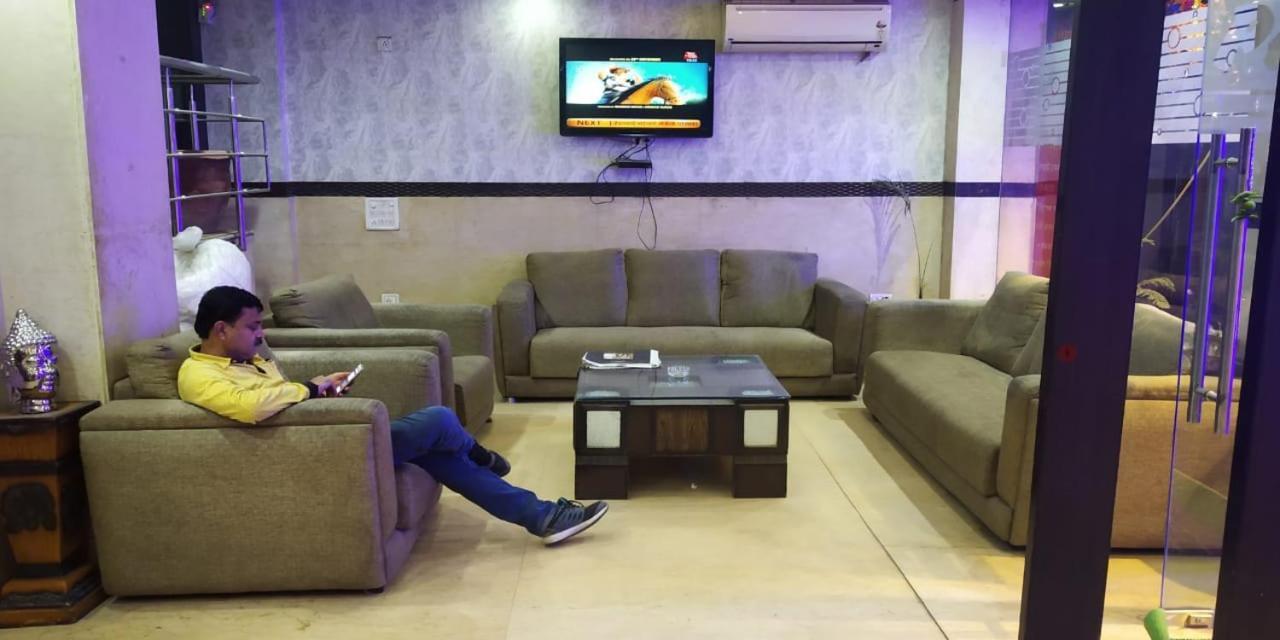 Adb Rooms Udhav Palace نيودلهي المظهر الخارجي الصورة