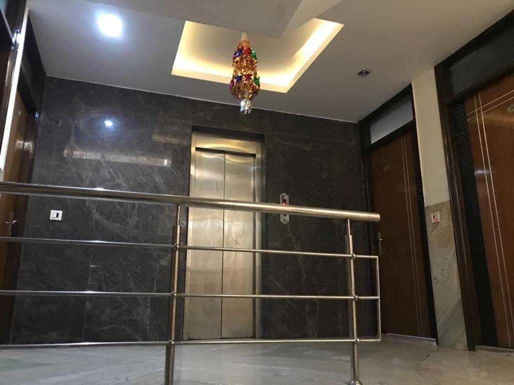 Adb Rooms Udhav Palace نيودلهي المظهر الخارجي الصورة