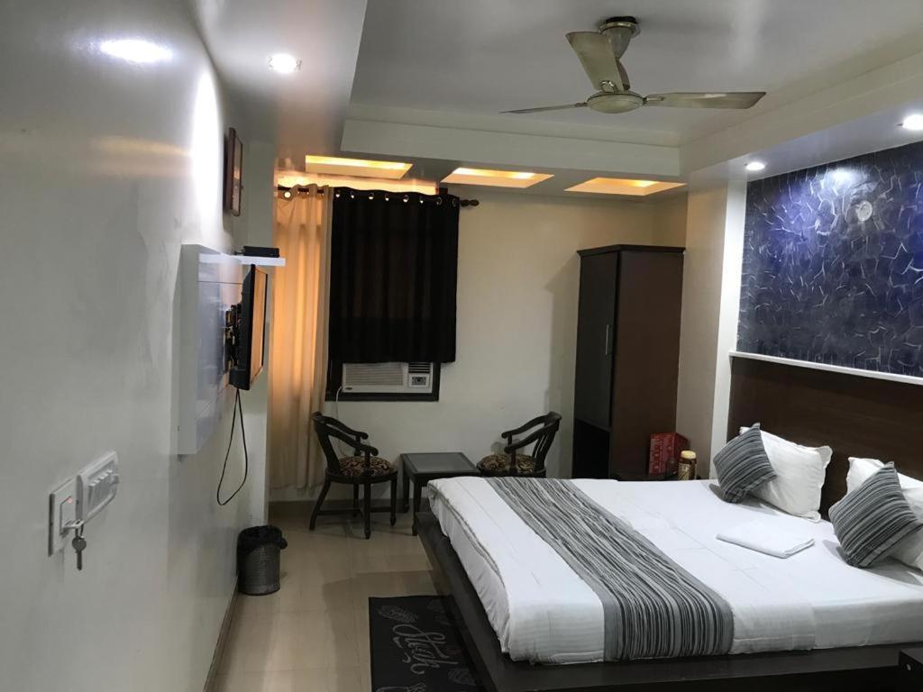 Adb Rooms Udhav Palace نيودلهي المظهر الخارجي الصورة